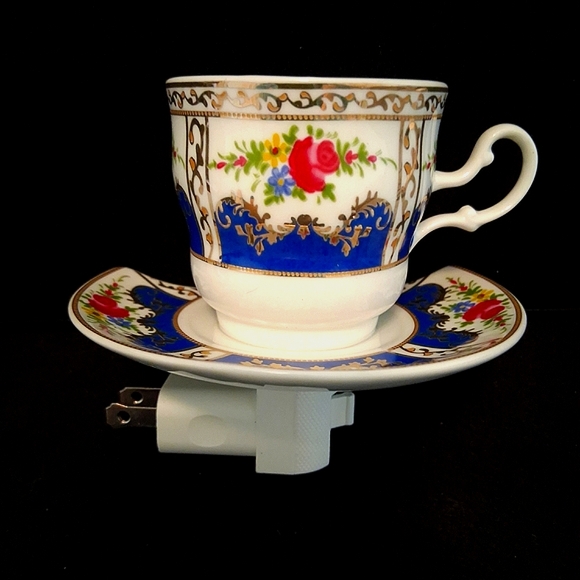 Night Light - Sorelle Porcelain Floral Tea Cup - Picture 2 of 8